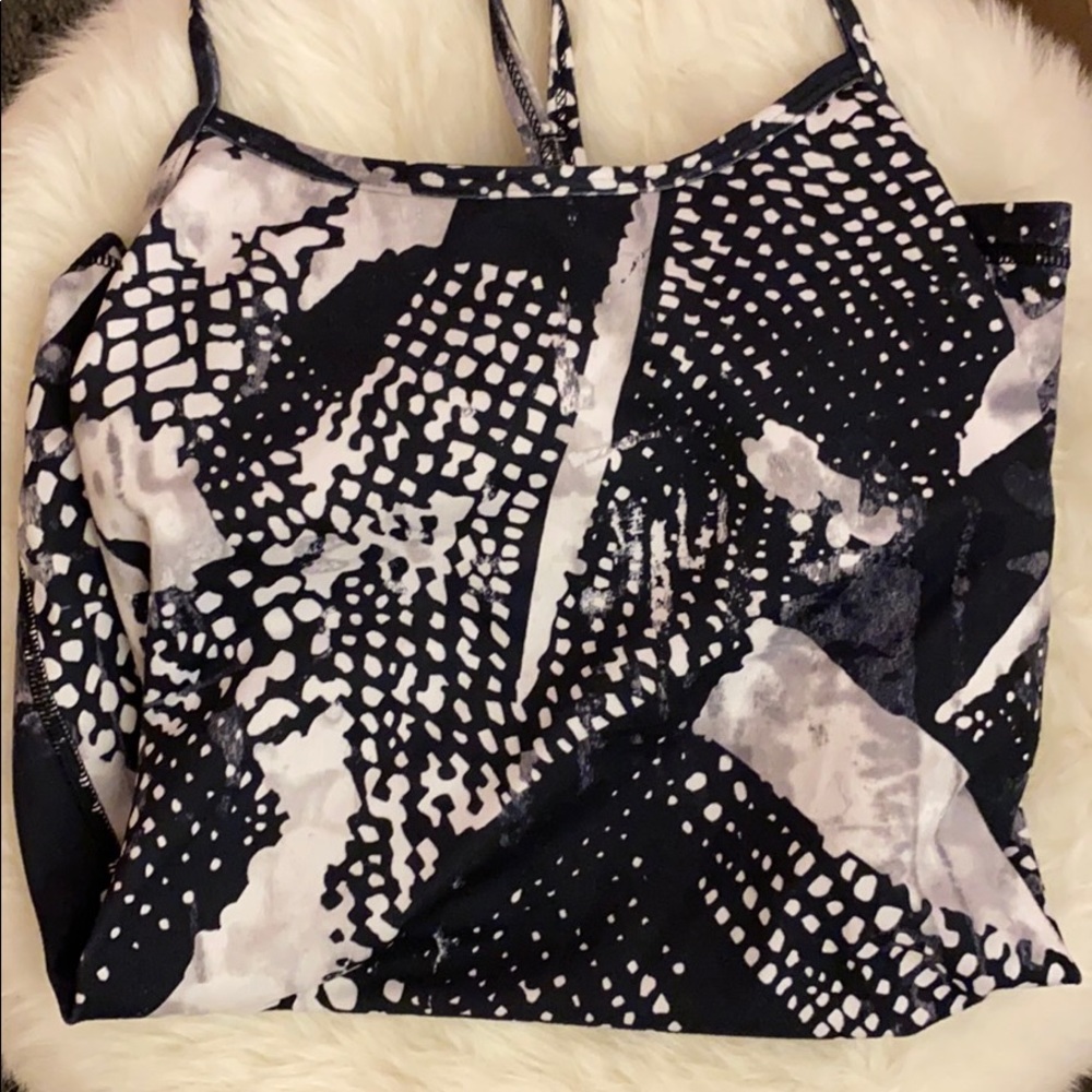 Lululemon Y-tank with built in bra! LIKE NEW
